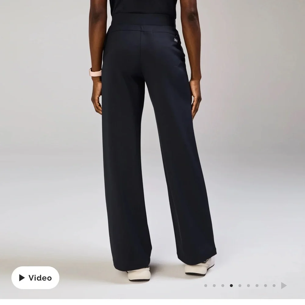 Figs High Waisted Salina Formx Wide Leg Scrub Pants - Picture 2 of 3